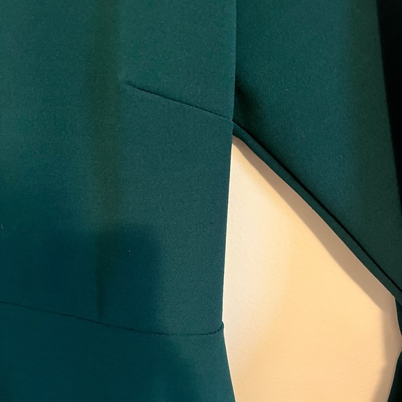 Ruffle long sleeve green dress - Picture 7 of 10